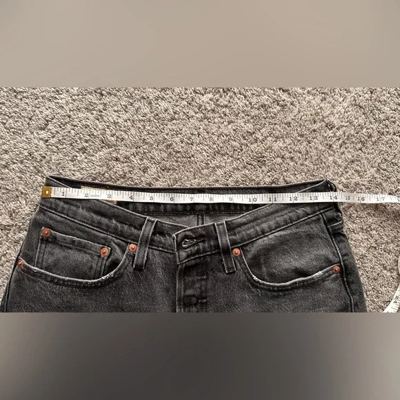 NWOT Levi's Premium 501 Women's Straight Gray Denim Button Fly Jeans W27 L28 - Picture 9 of 15